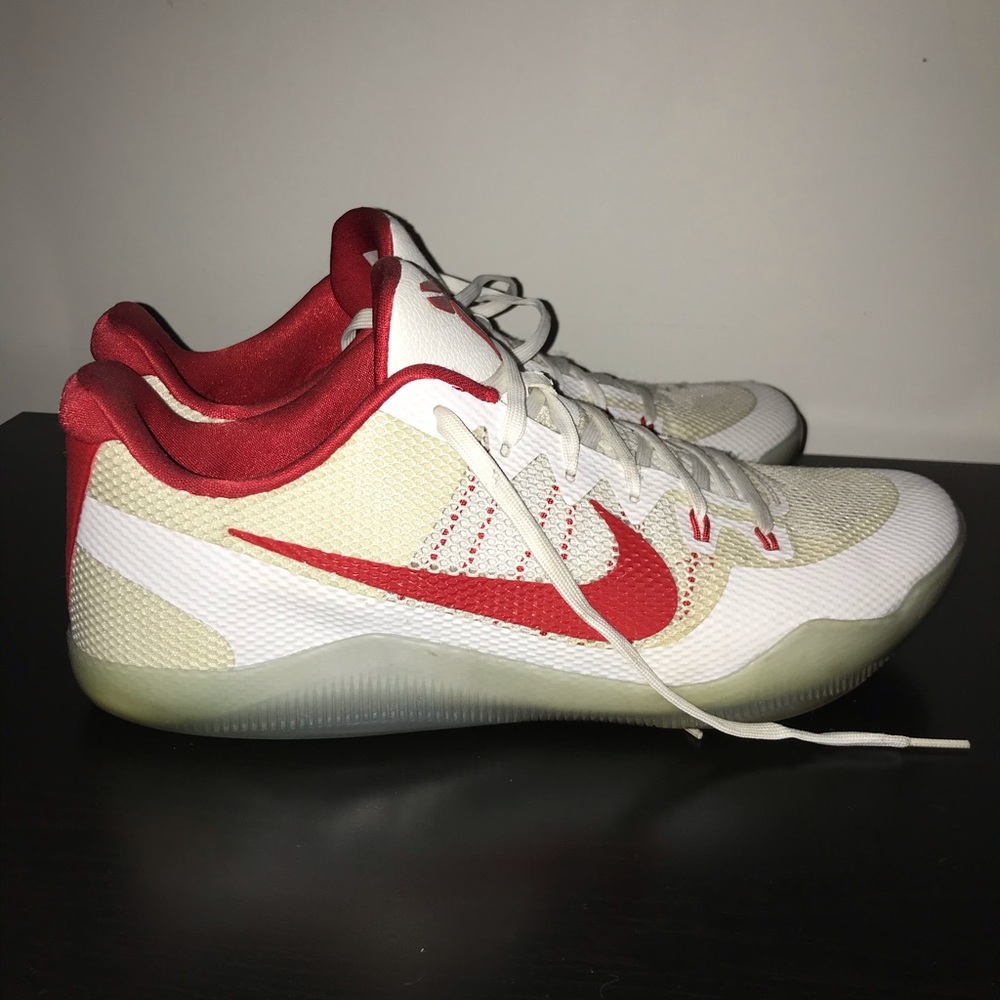 Kobe Xi Team Shoes